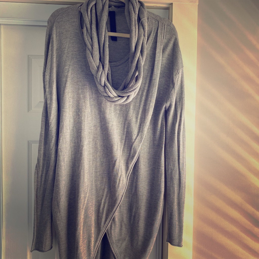 Pullover Grey Sweater
